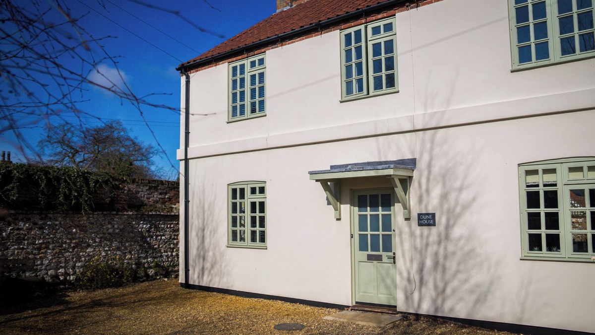 Brancaster House | Luxury Holiday House in Brancaster. Sleeps 8 Dogs welcome