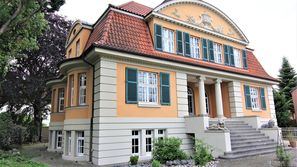 Kernstadt Lehrte Villa | Luxury Holidays Villa EMG Hanover Trade Fair 20P