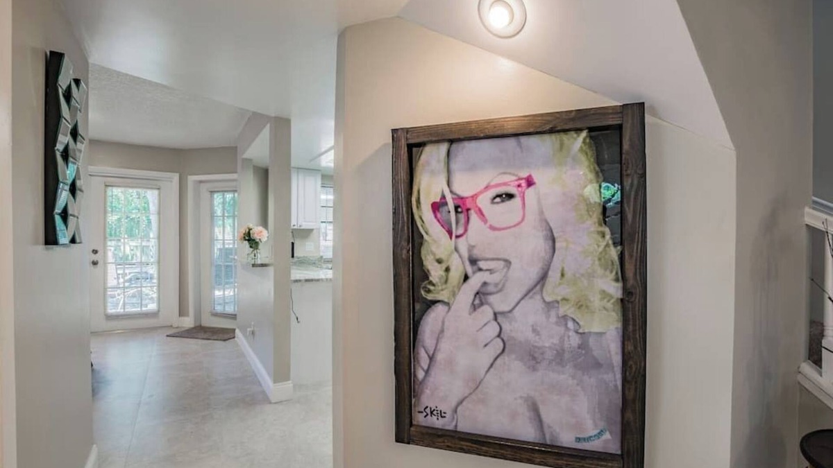 Bayshore Gardens House | Luxury Holistic Oasis by Bayshore/Hyde Park/SoHo