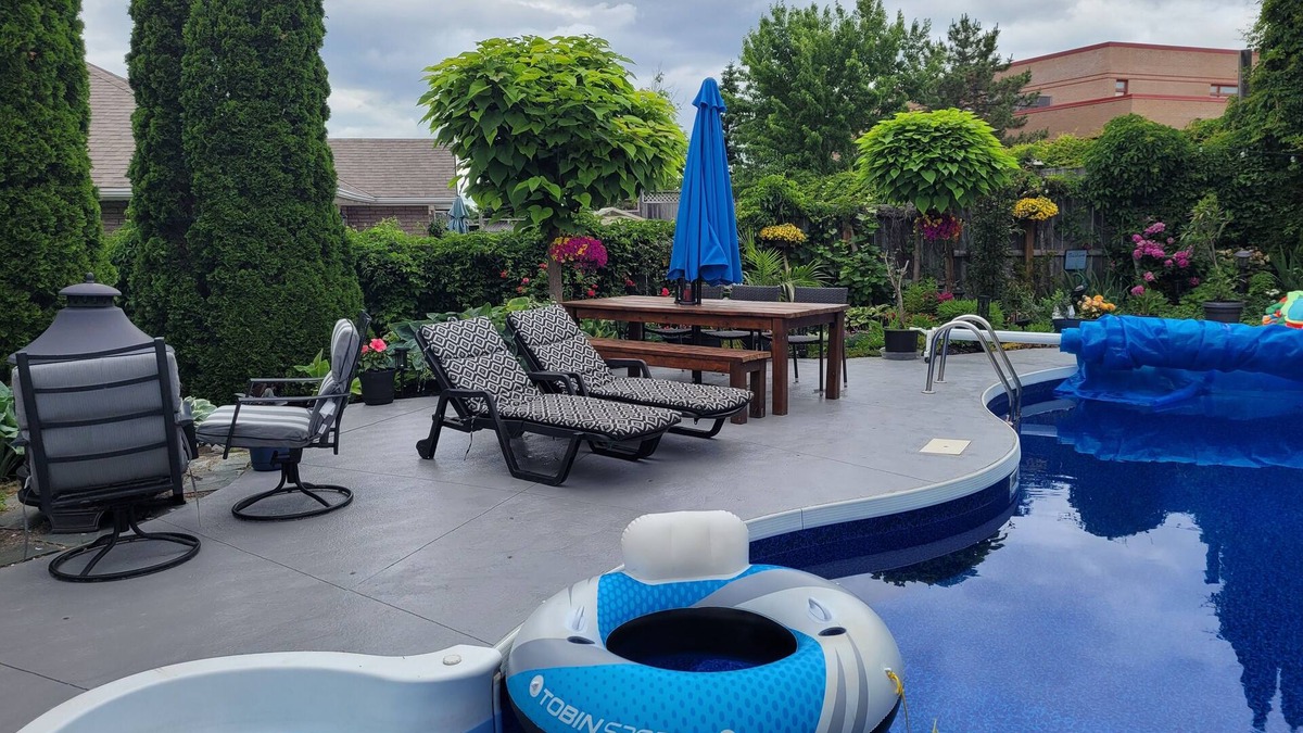 Lindsay House | Luxury home backyard paradise, salt water pool heated May to Oct. . 3bdrm 2 bath