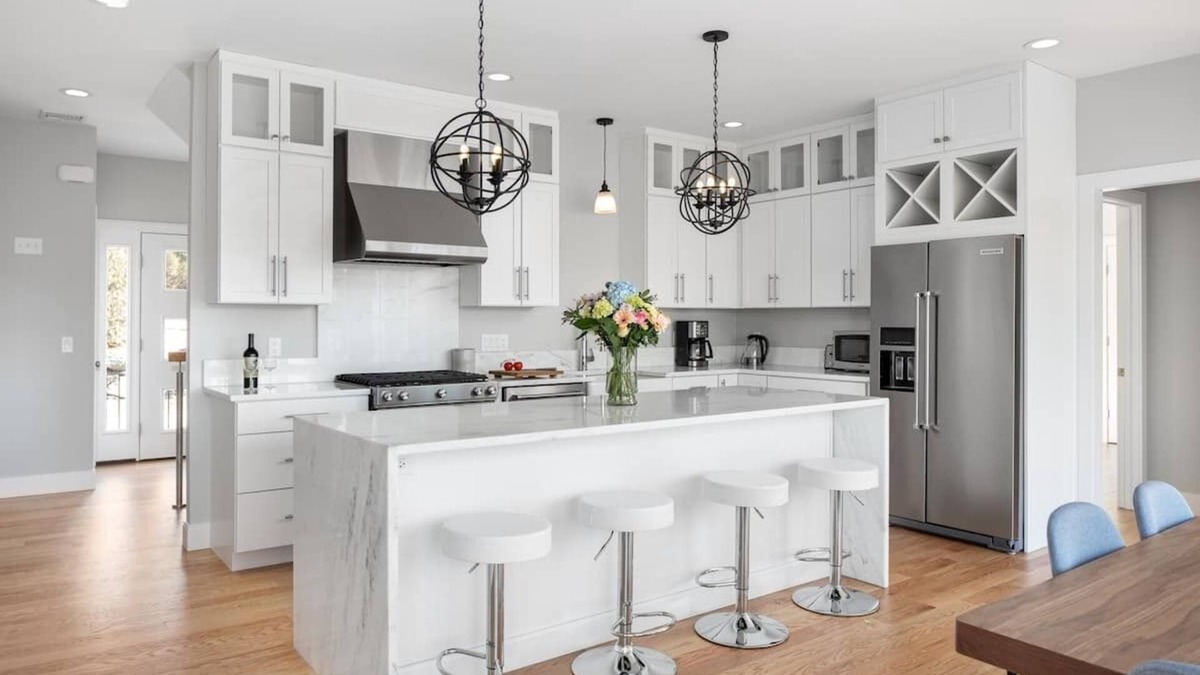 Smithfield House | Luxury Home | Fire Pit | Beach | Grill | 2 Decks