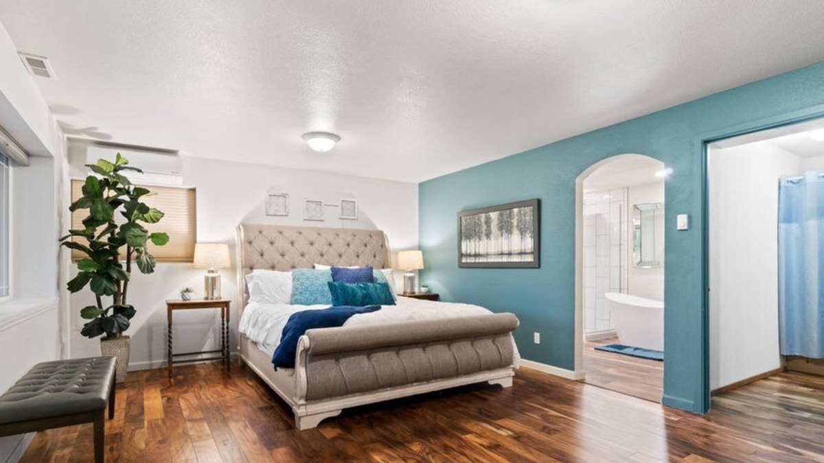 Hayden View Estates House | Luxury Home—Hot Tub, Fire Table, Office, Stunning Lake Views, 15 Miles to Silverwood, 2 to Beach!