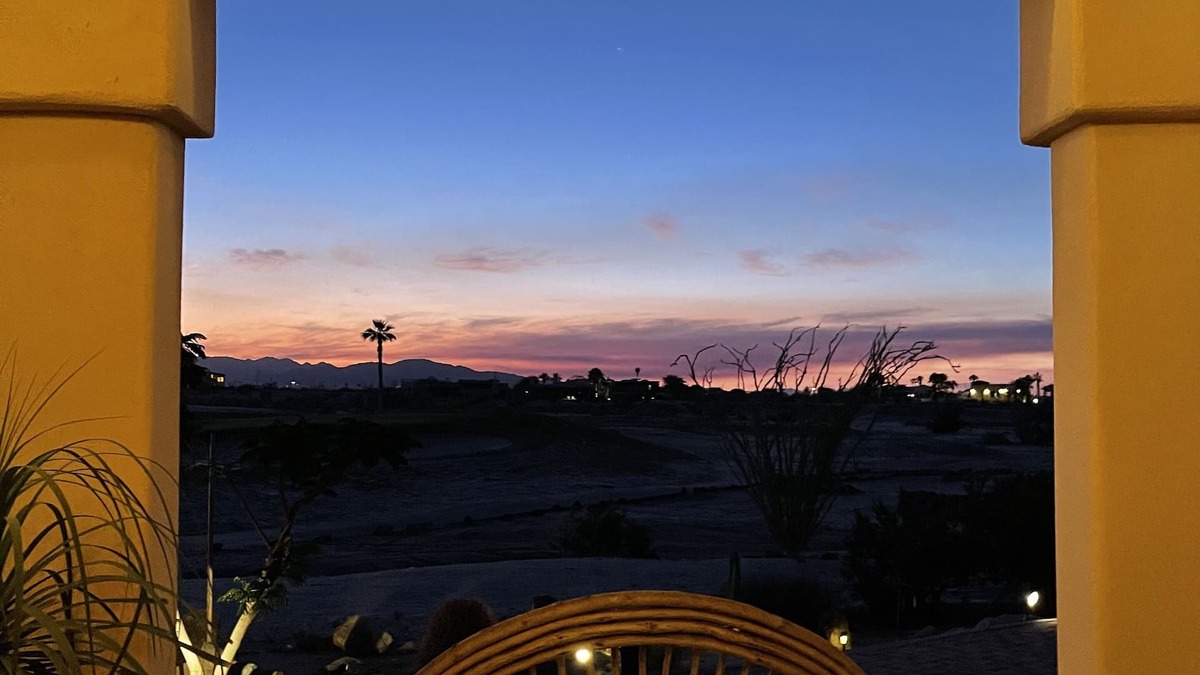 El Dorado Ranch House | Luxury Home in Gated Golf Course Community with Outdoor Soak Tub