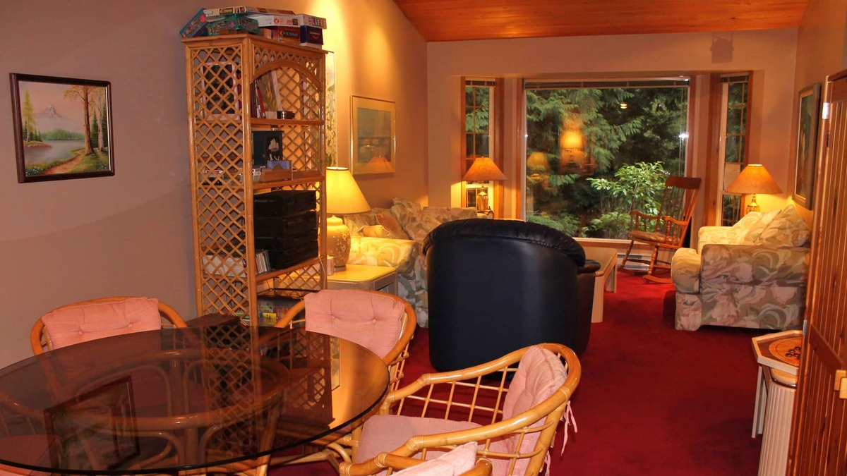 Roberts Creek House | Luxury Home Near Beach In The Heart Of Roberts Creek, British Columbia