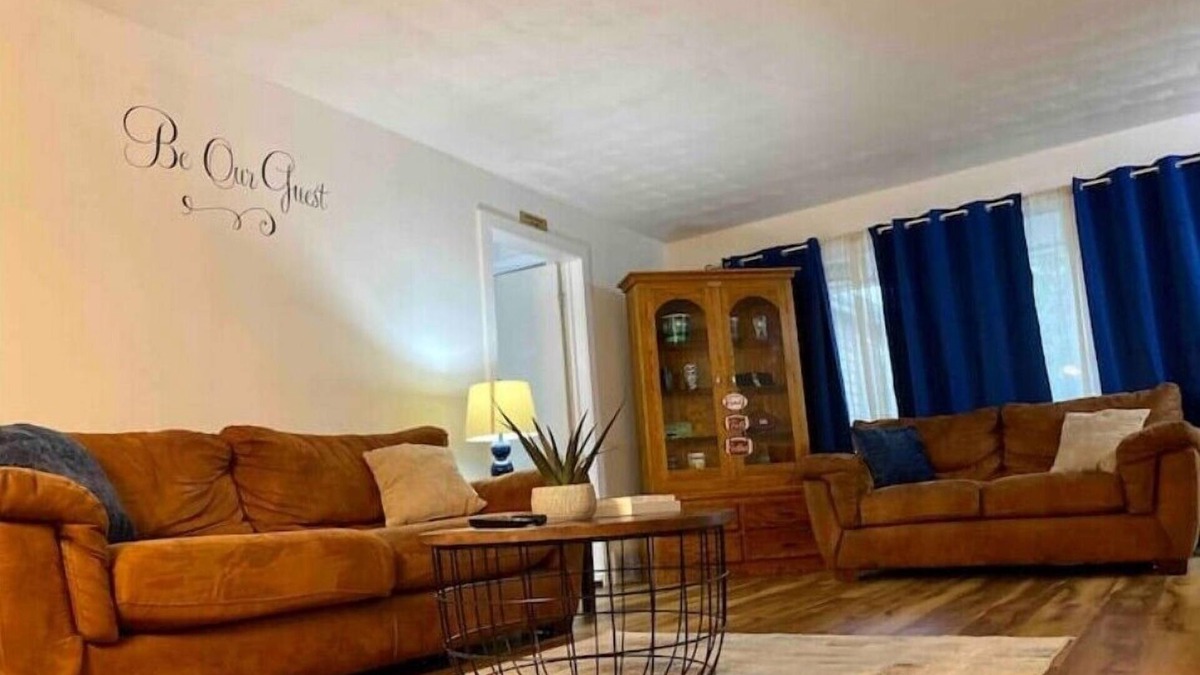 Wooded Estates House | Luxury Home near Notre Dame w/Arcade Room!