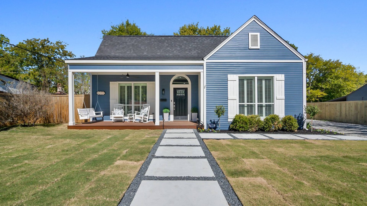 McKinney House | Luxury Home Stay Near Historic Downtown McKinney