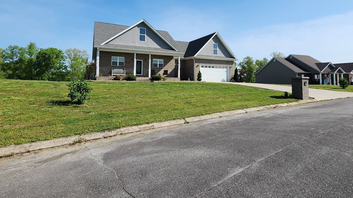 Dayton House | Luxury home surrounded by lake Chicamauga