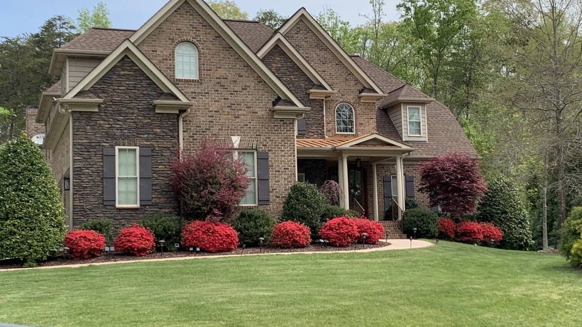 Summerfield House | Luxury Home with Office and Man Cave-Ideal for Families, Couples & Market Guests