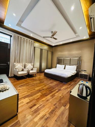 East of Kailash House | Luxury HomeStay Prime Location, South Delhi