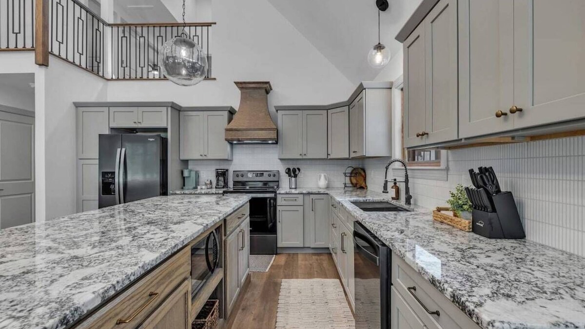 Albrightsville House | Luxury, Hot Tub, Game Room, Dog Friendly, Resort