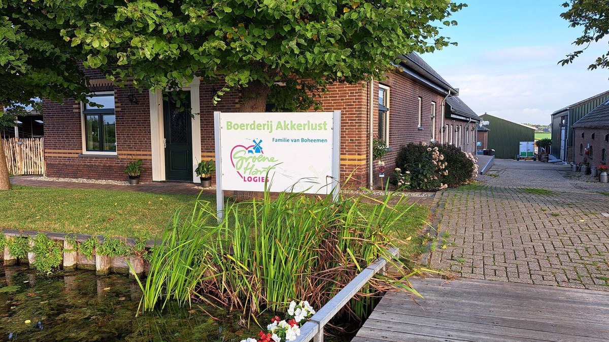 Leidschendam Apartment | Luxury hotel rooms, possibly with farmer's breakfast!