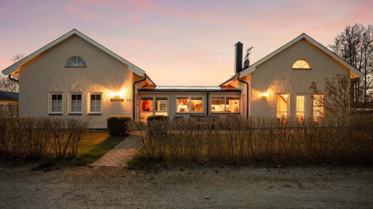 Borrby House | Luxury house, 150 metres from beach, with billiards and football