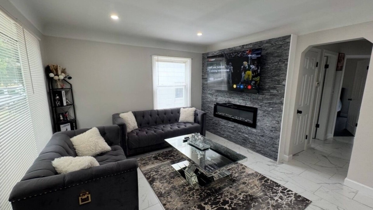 Birmingham House | Luxury House 3BRnDowntown Birmingham