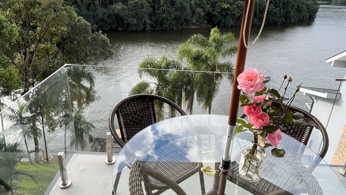 Rio dos Cedros House | Luxury house by the lake, Spa, access to water.