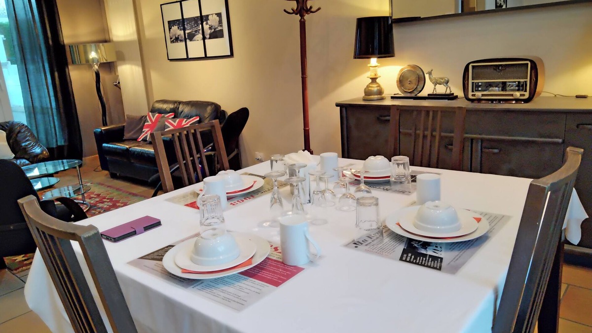Noisiel House | Luxury house close to Disney & Paris wifi & breakfast free.