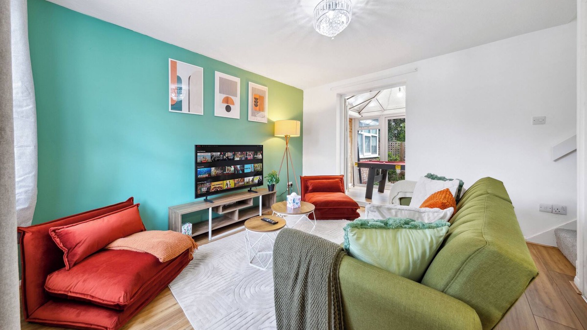 South Bermondsey House | Luxury House - Sleeps Up-to 6 - Tower Bridge/The Shard View - Free Parking