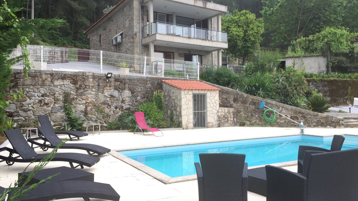 Mafamude House | Luxury house with private pool and panoramic jacuzzi, on the doorstep of Gerês