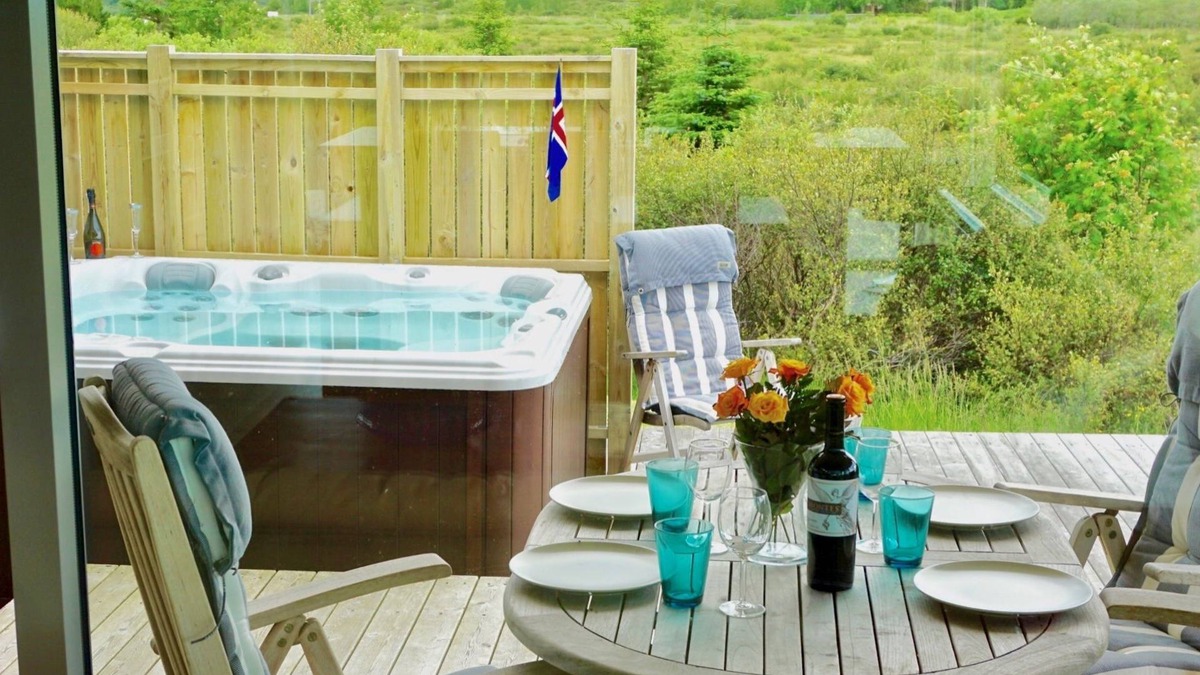 Borgarnes Cottage | Luxury House with Hot Tub close to Snæfellsnes National Park, Iceland top five