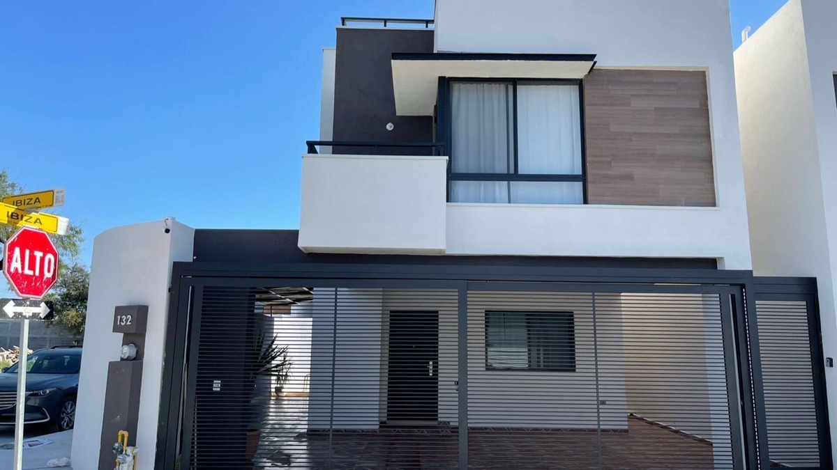 Apodaca House | Luxury House with pool 10 minutes from the Airport