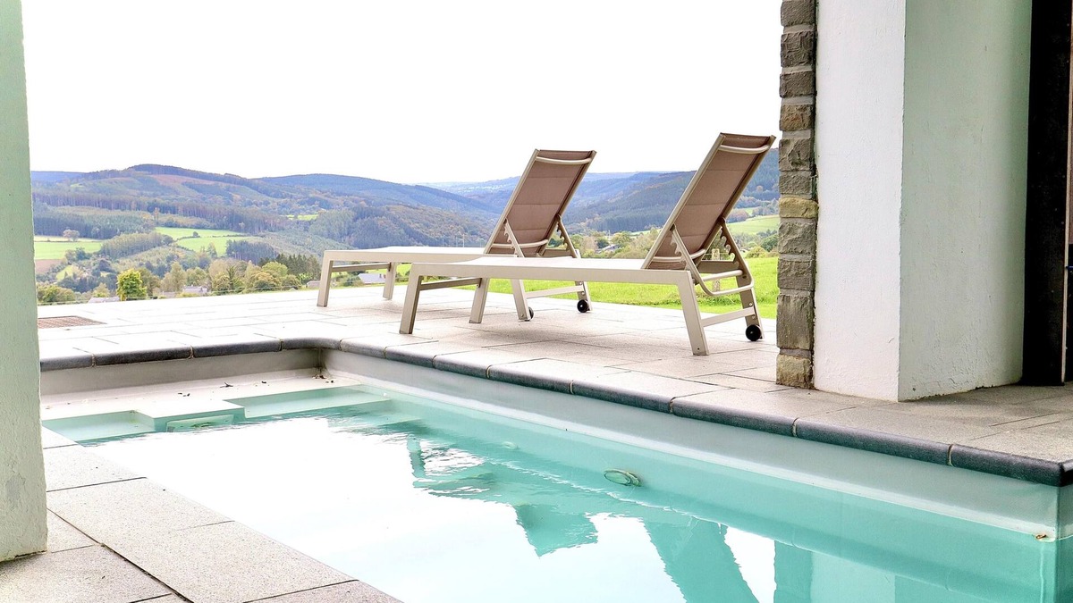 Harre House | Luxury house with a swimming pool and a sauna