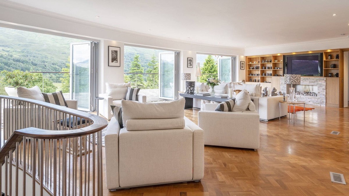 Appin House | luxury house with stunning views from every room in a quiet glen