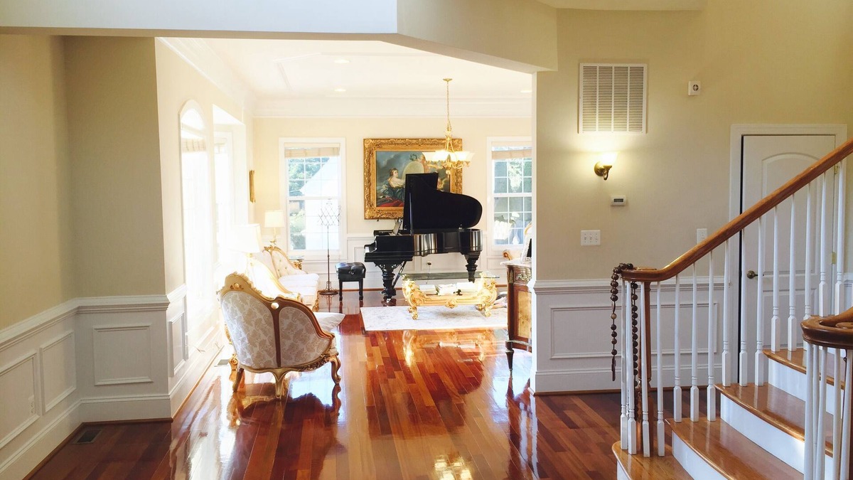 Annandale House | Luxury huge Victorian Villa 7000 sq ft. 15 min to DC. Sleeps 27 guests.