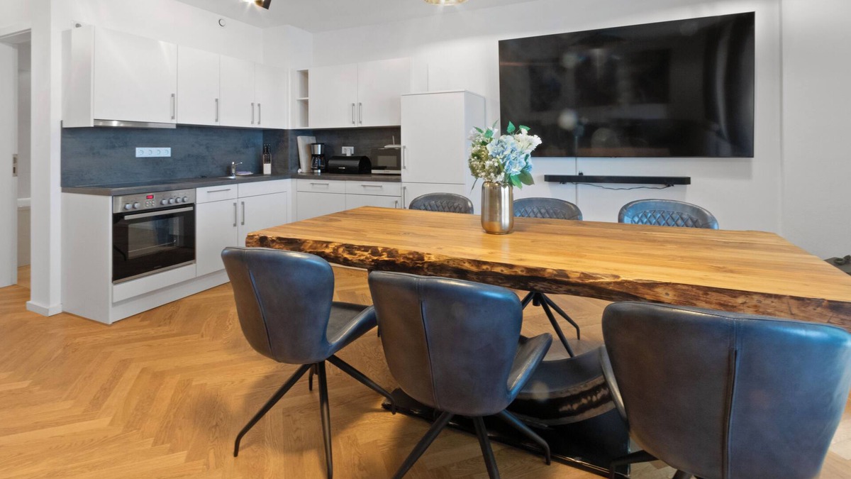 Innere Neustadt Apartment | Luxury in the center for 6 pers. 3 rooms, balcony, WLAN
