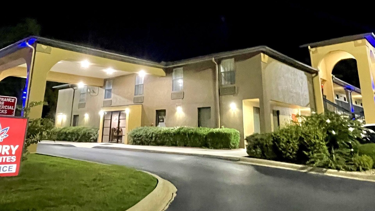 Selma Hotel | Luxury Inn and Suites