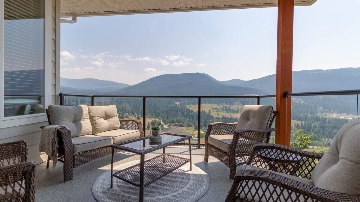 Foothills House | Luxury King Bed Suite with Gym
