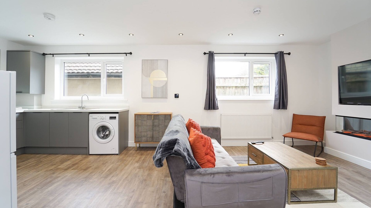 Weston-super-Mare Apartment | Luxury King Suite sea View Modern Flat