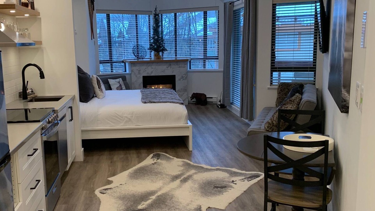 Village North Apartment | Luxury King Suite in Village North- The Nest