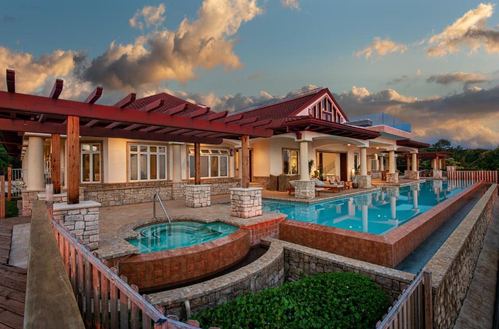 Kailua-Kona Villa | Luxury Kona Mansion - Infinity Pool & Epic Views