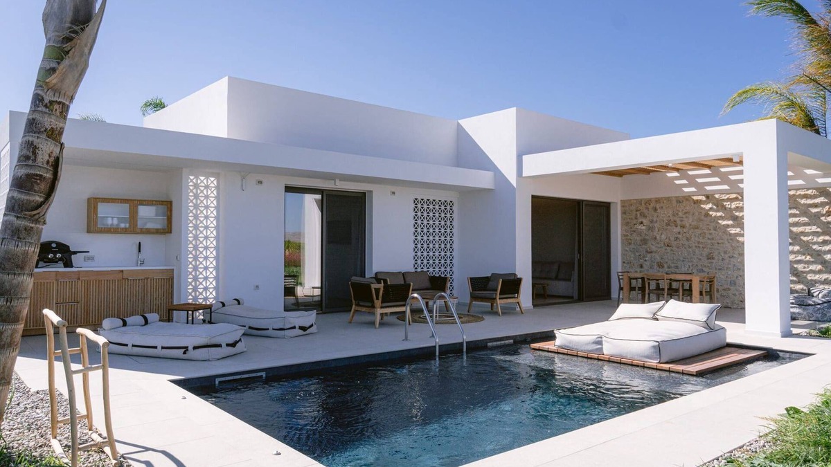 Tingaki Villa | Luxury Kos Villa | Villa Pigwidgeon | 1 Bedroom | Spacious Furnished Sun.