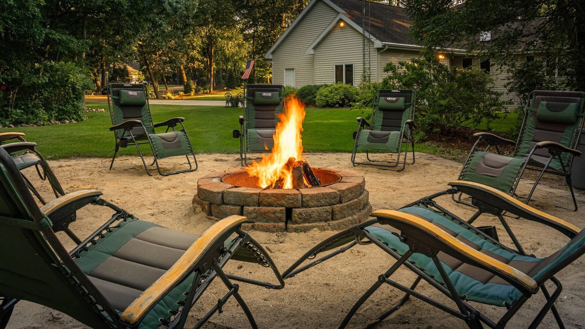 Lauderdale Lakes House | Luxury Lake Country Home · Hike · Bike · Fire pit · Boating · Lauderdale Lakes