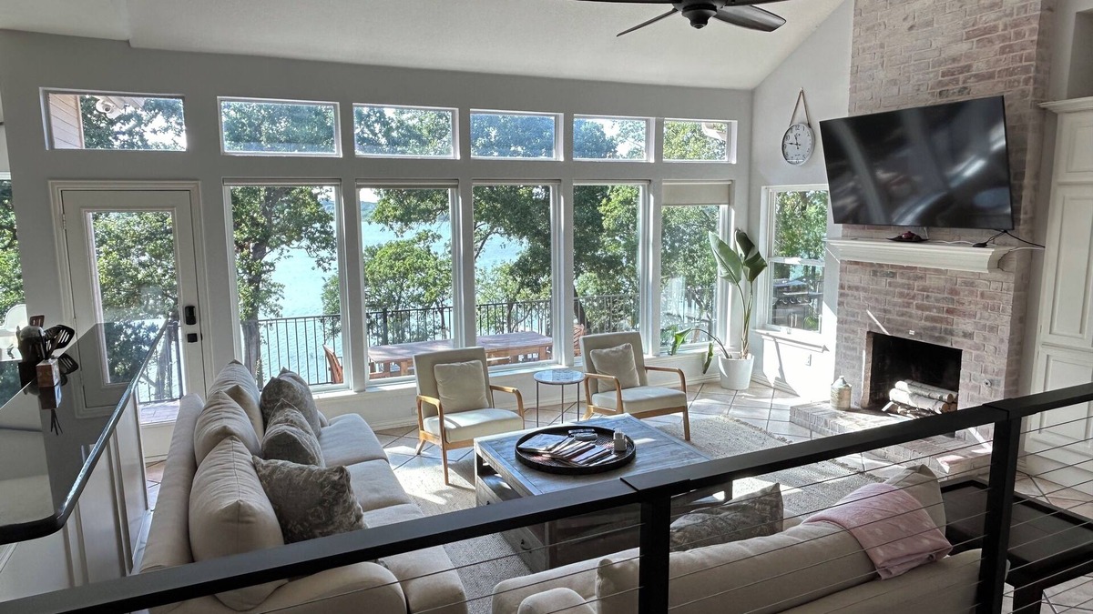 Hickory Creek House | Luxury Lake Front Getaway close to Dallas, Frisco, Little Elm