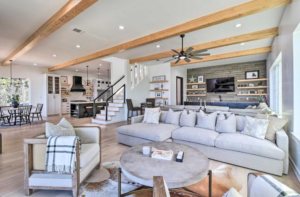 Granbury House | Luxury Lake Granbury Cliffside Home with Deck!