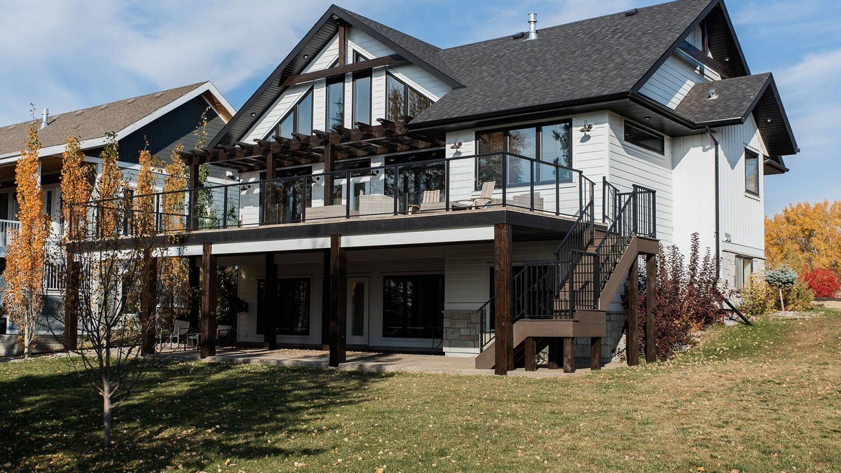 Parkland Beach House | Luxury Lake house in Meridian Beach