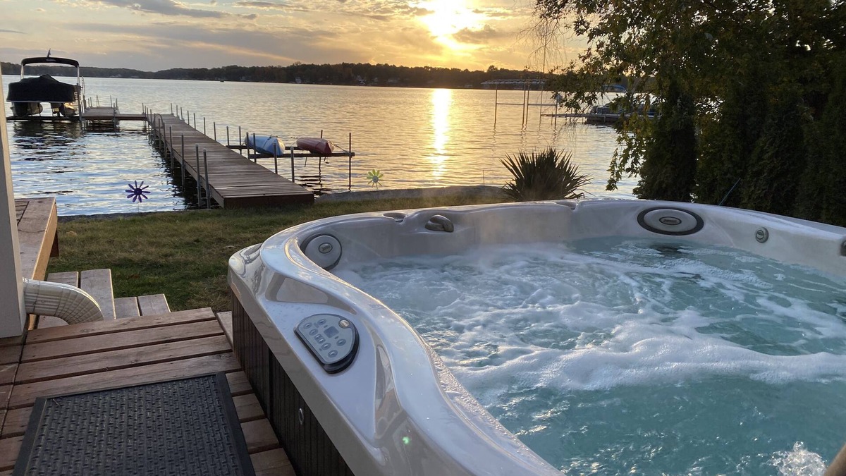 Sturgis House | Luxury lake house on amazing Klinger Lake