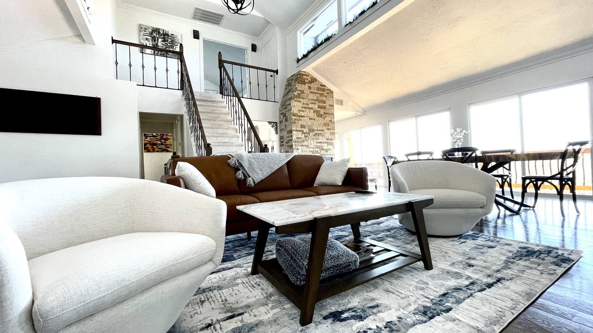 Lancaster House | Luxury lake house with must see view year round