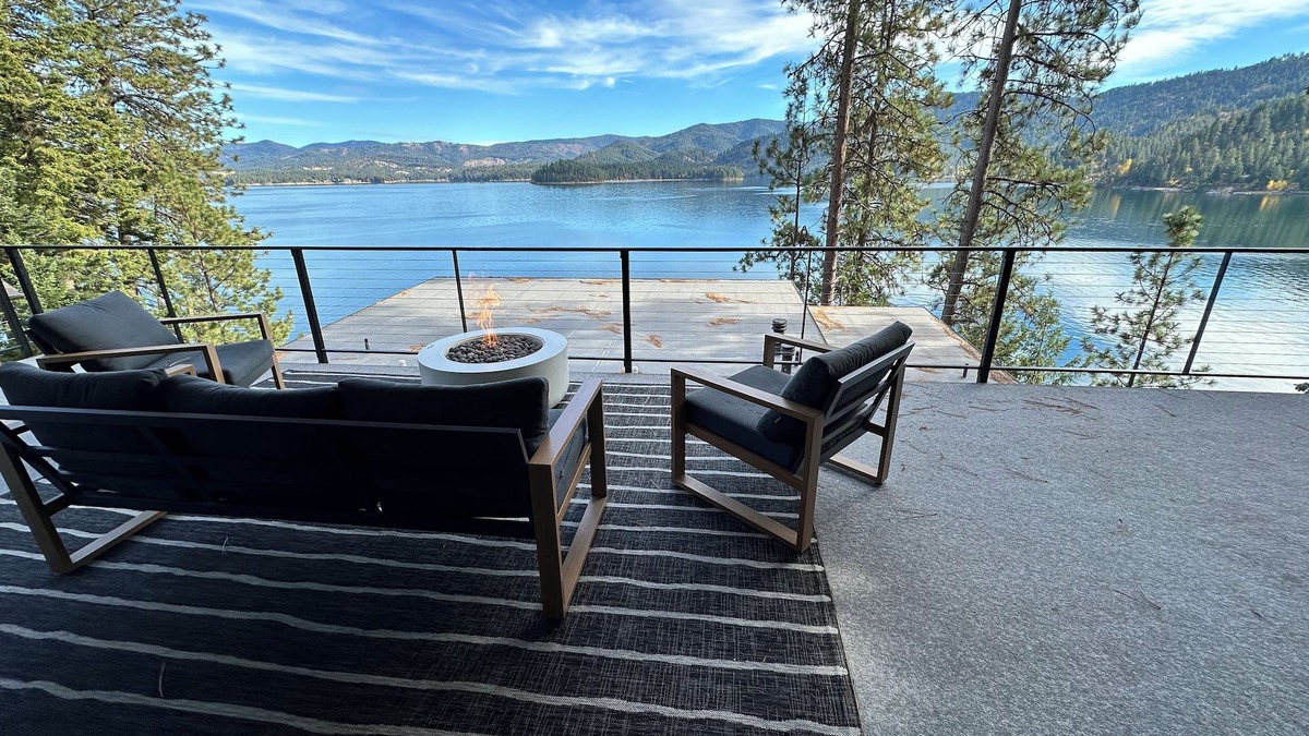 Clarksville House | Luxury Lake View