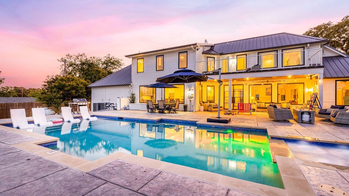 Azle House | Luxury Lakefront | Hot Tub, Pool & Chef’s Kitchen!