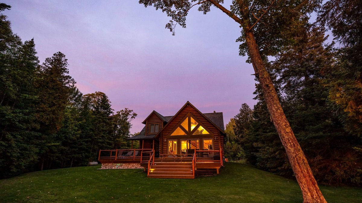 Moran House | Luxury Lakefront Log Home Near Mackinac on Brevort Lake!