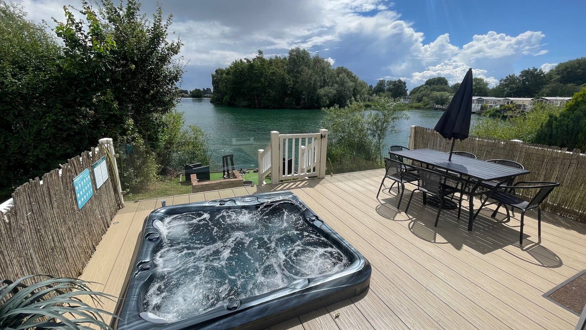 Tattershall House | Luxury lakeside Caravan located at Tattershall Lakes an award winning park with hot tub, Fishing Peg