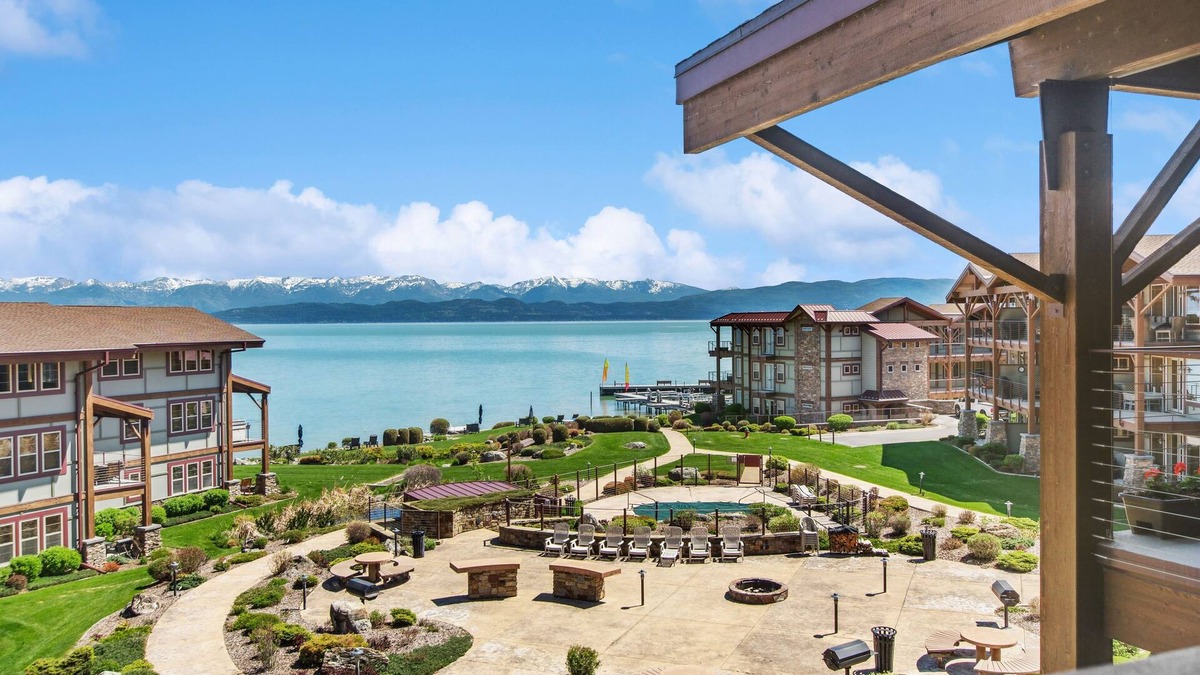 Lakeside Condo | Luxury Lakeside Life