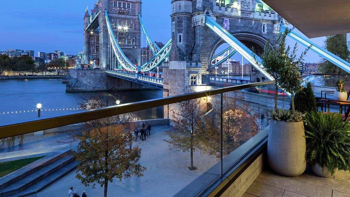 Riverside Apartment | Luxury Large Direct Views Tower Bridge and River Views Sleeps 8