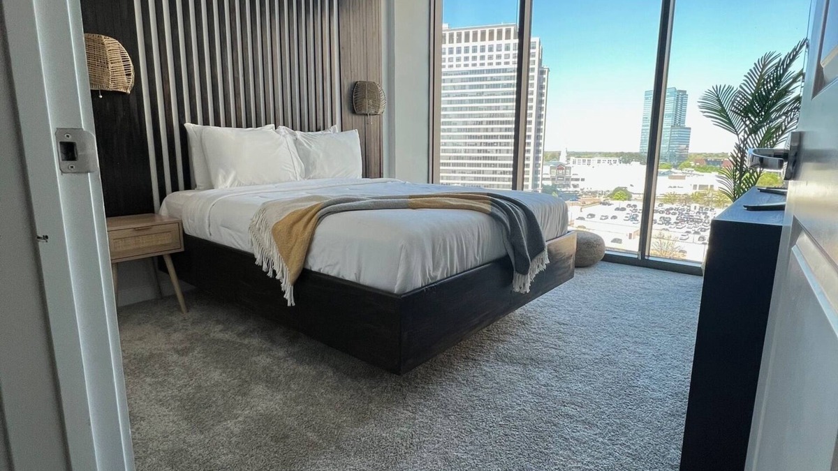 North Buckhead Condo | Luxury Living Buckhead!