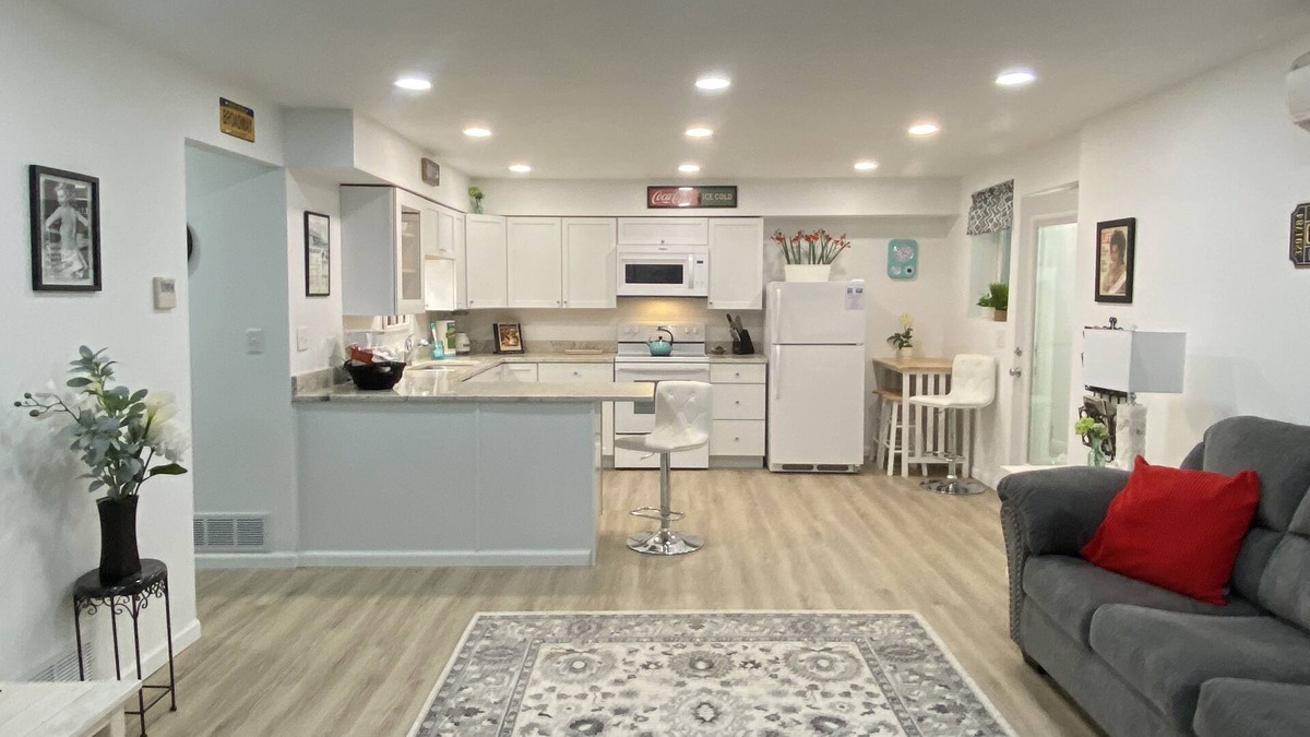Norfolk Condo | Luxury living in quiet, upscale Norfolk neighborhood