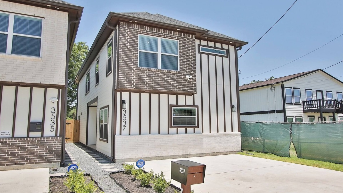 OST - South Union House | Luxury Living near Medical Center/Inner City.