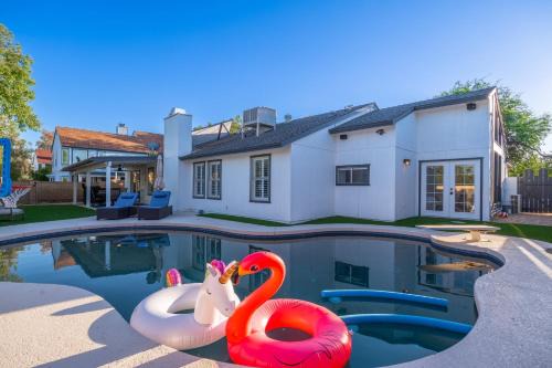 Hayden Estates House | Luxury Living, Private Pool, BBQ & Prime Location