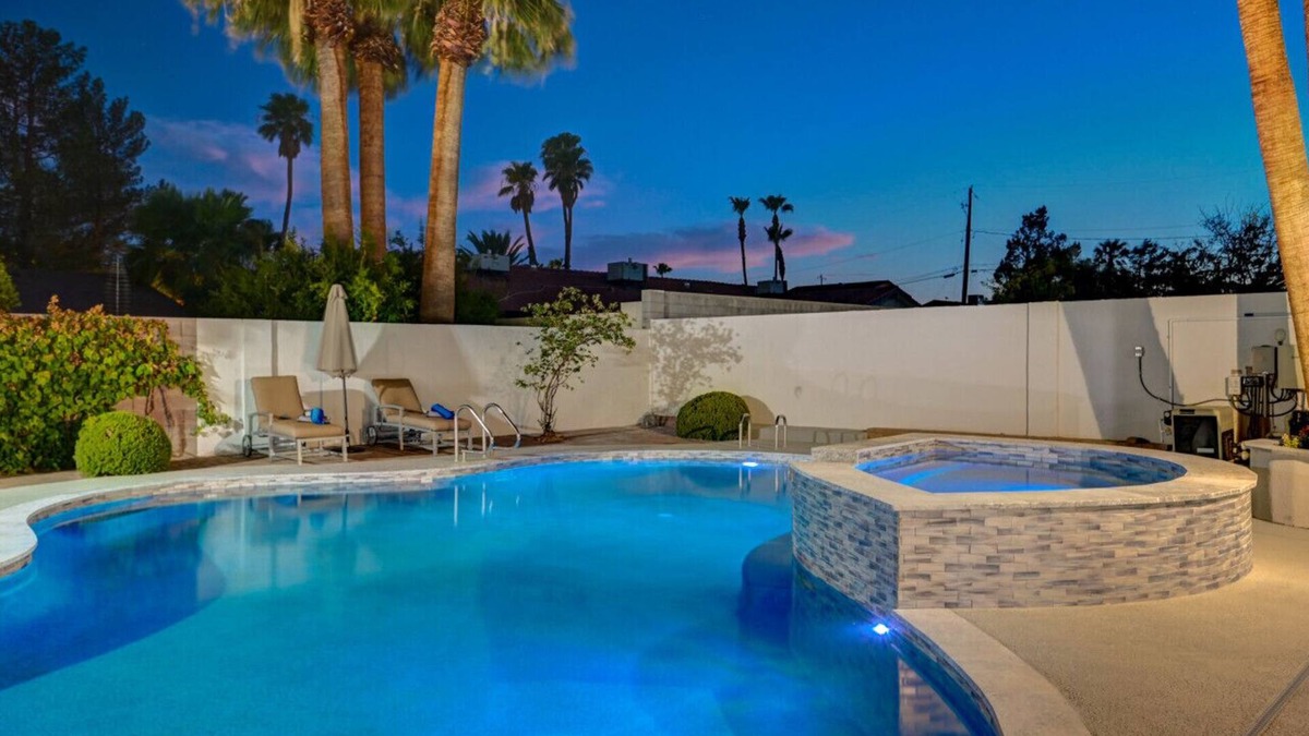Villa Bonita Estates House | Luxury Living, Steam Sauna, Dry Sauna, Pool, Spa